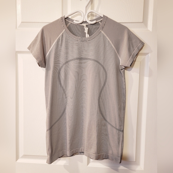 lululemon athletica Tops - Lululemon Swiftly Tech Shirt Size 12